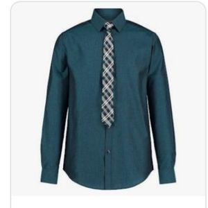 Boy's Van Heusen dress shirt